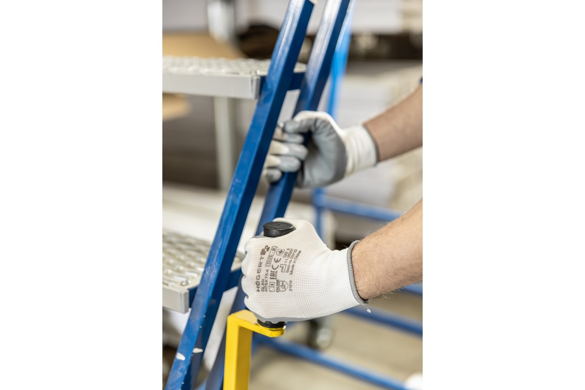 f8d946cc0b8968d749bba2ee3a6e2912