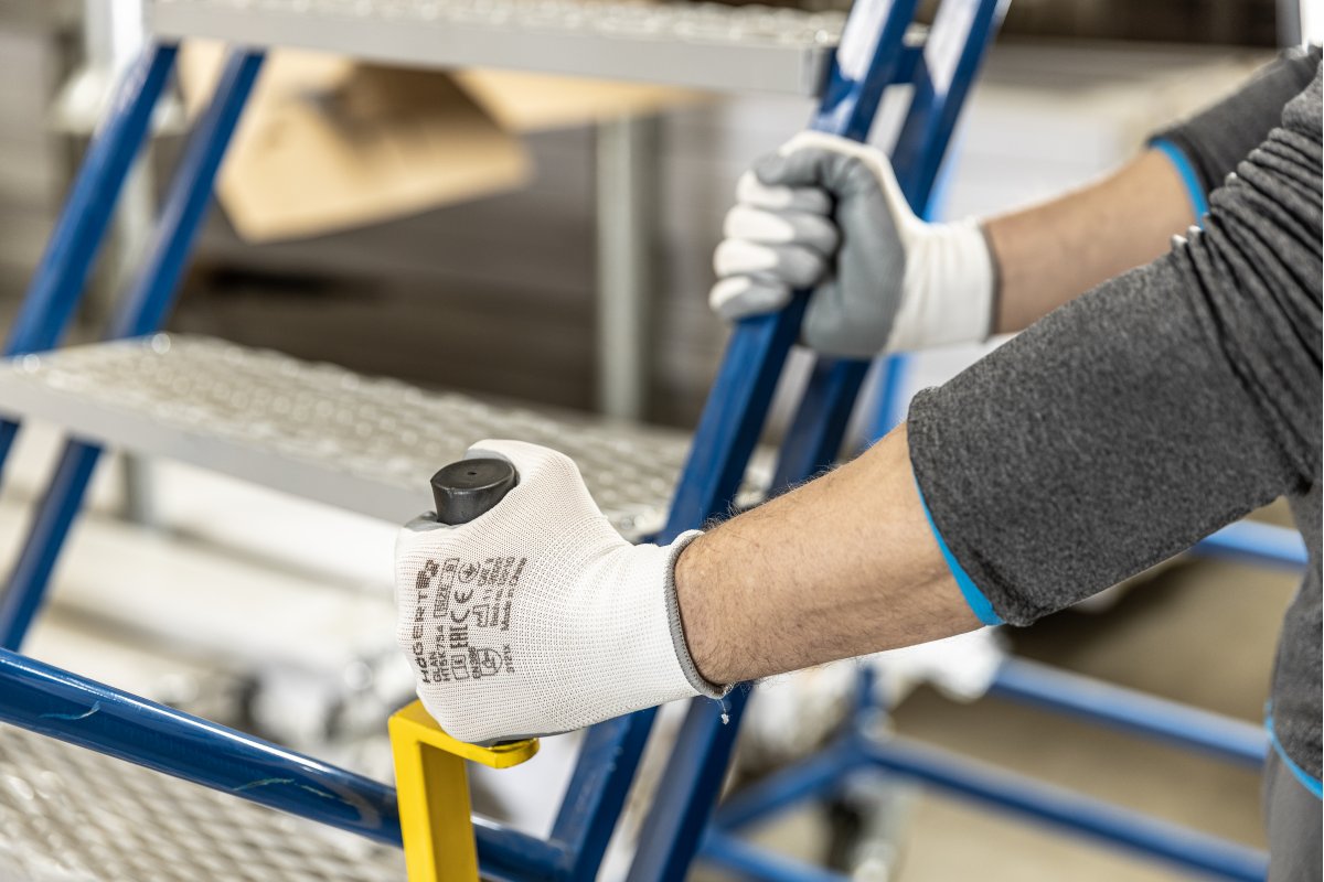 fcf00b9d25fb4f143fafb9bb537517ed